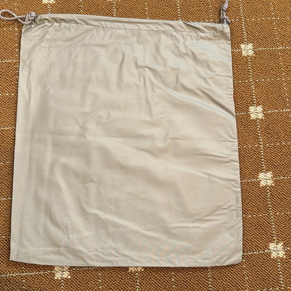 NWOT💕Prada drawstring bag,  silver grey with Prada red and white logo - Picture 2 of 4